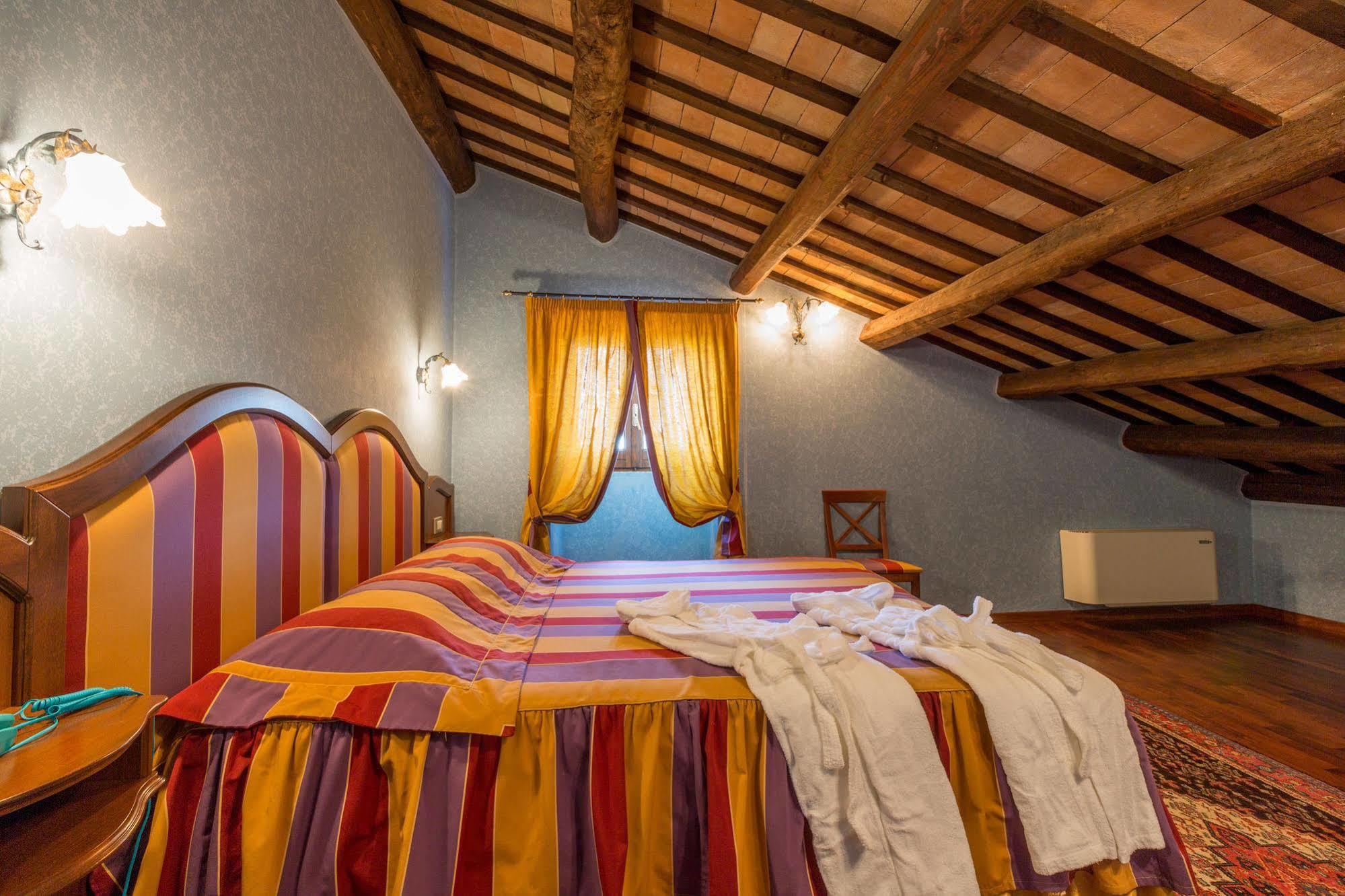 Corte Dei Tini Villa Vomano Bagian luar foto